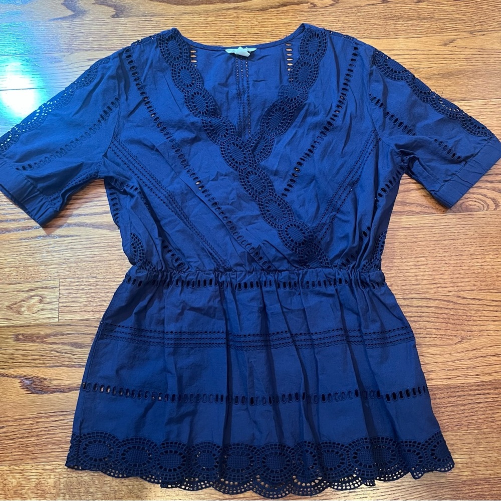 Eyelet top